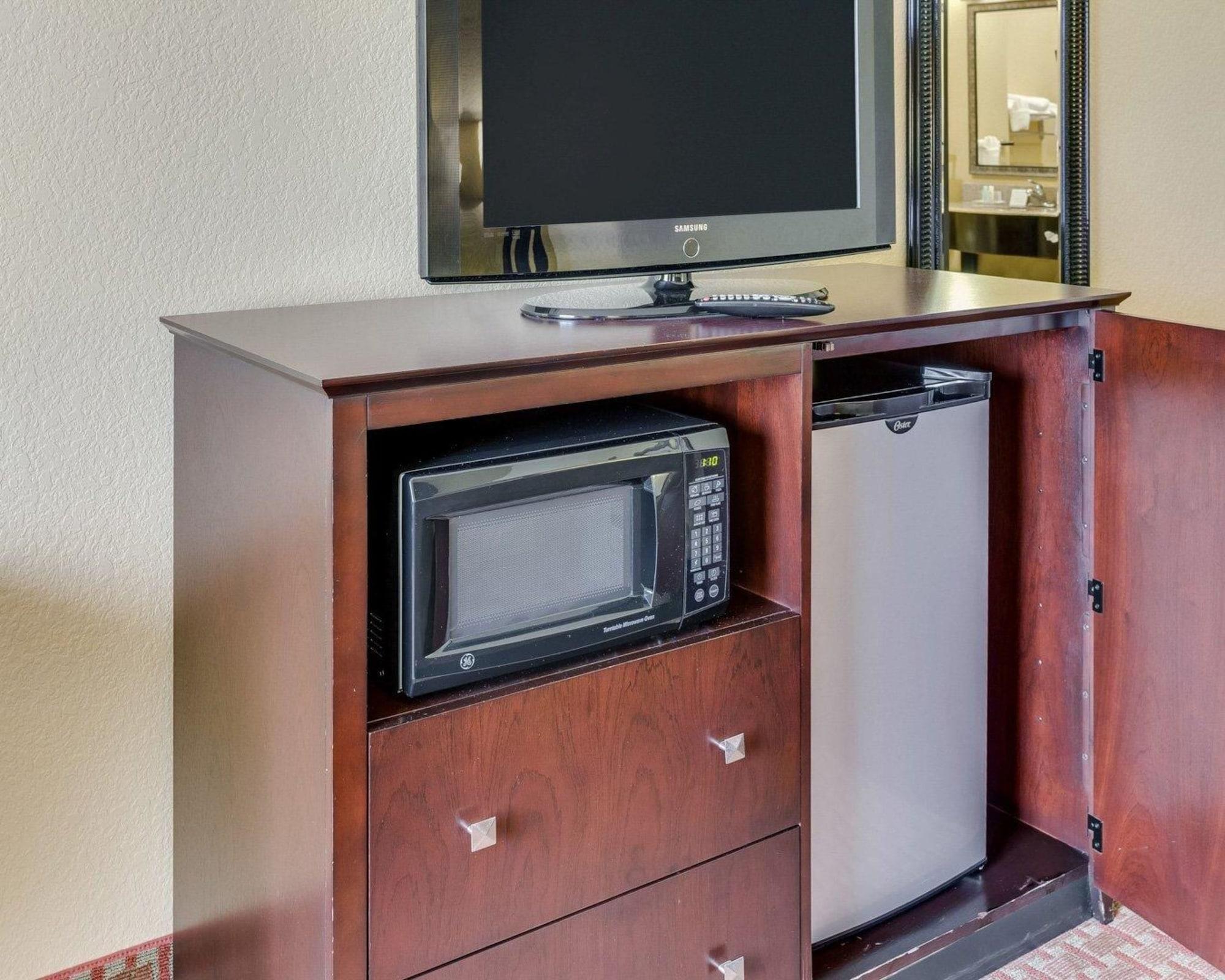 Quality Inn & Suites Слиделл Экстерьер фото