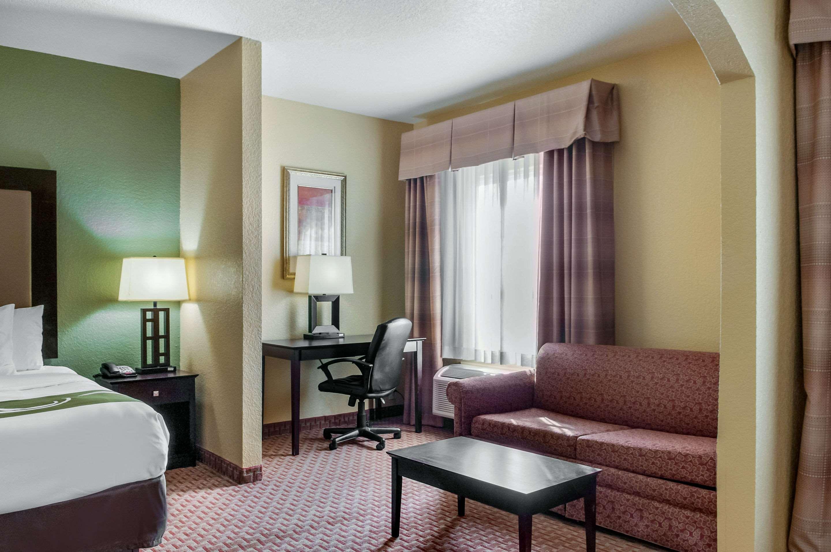 Quality Inn & Suites Слиделл Экстерьер фото