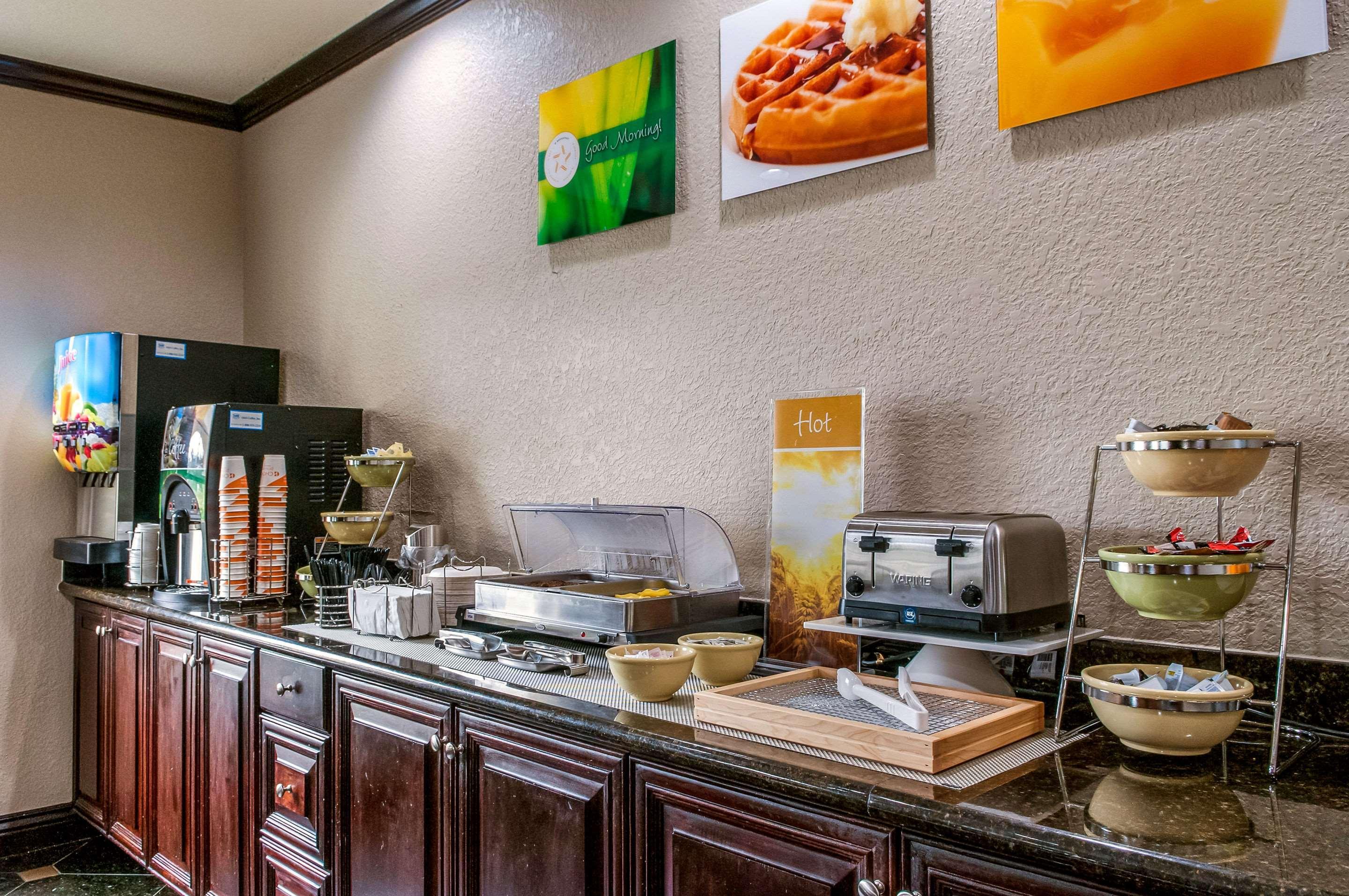 Quality Inn & Suites Слиделл Экстерьер фото