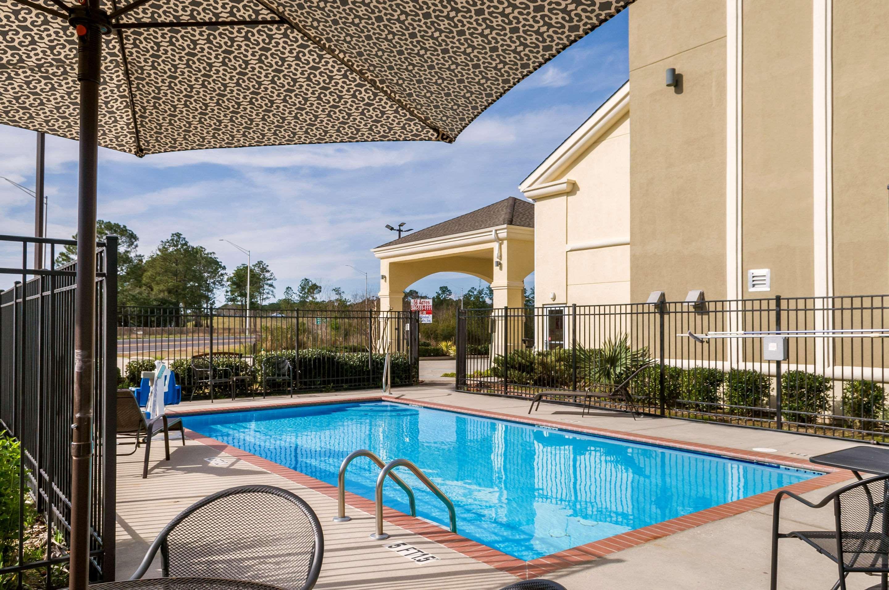Quality Inn & Suites Слиделл Экстерьер фото