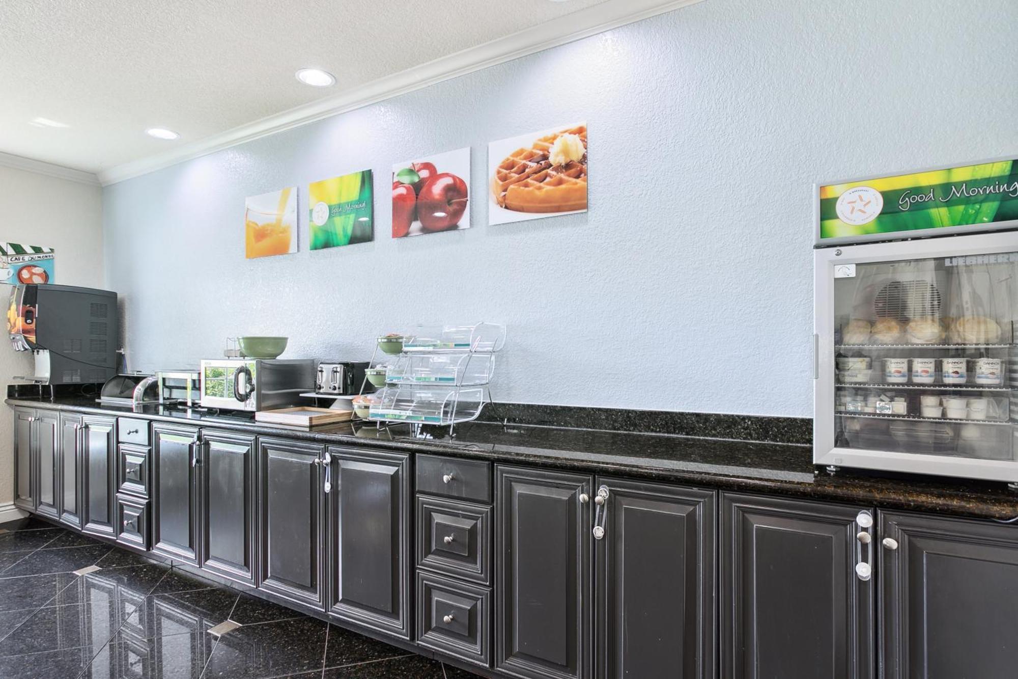 Quality Inn & Suites Слиделл Экстерьер фото