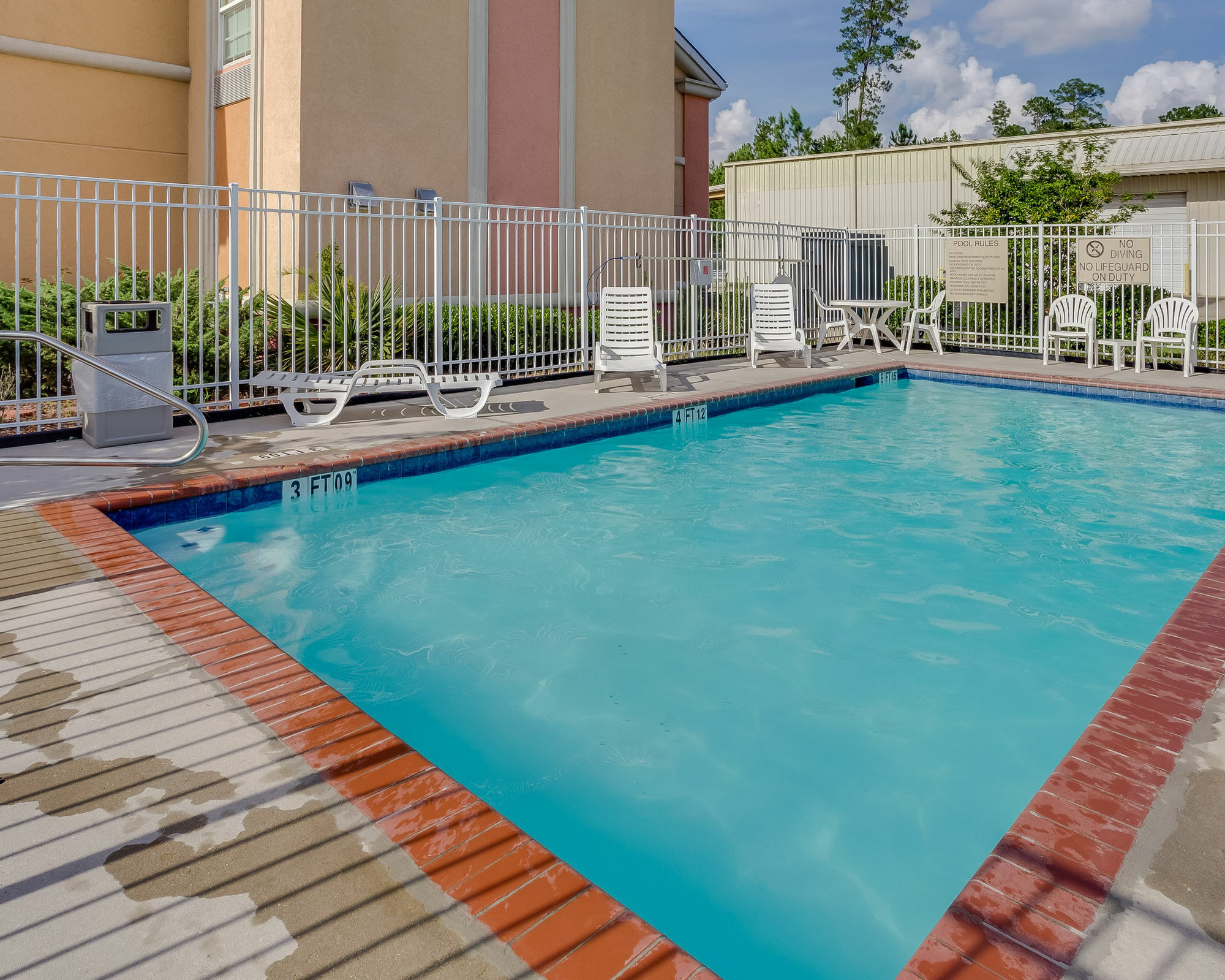 Quality Inn & Suites Слиделл Экстерьер фото